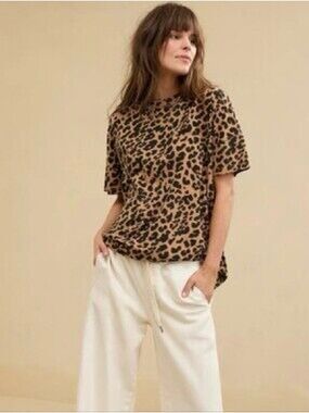 aerie EUC Tan Leopard Print Tee